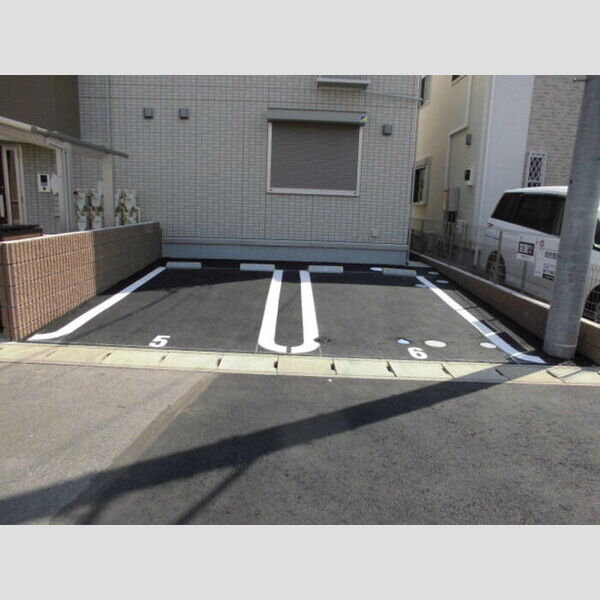 フルールおおたかの森 駐車場