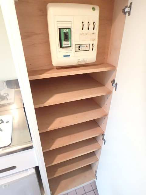 パレ・ドールアイディ大森 玄関収納2