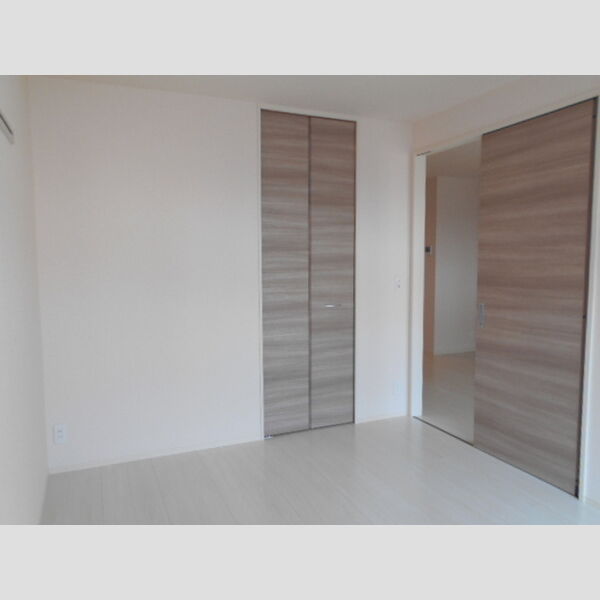 アゼリア松戸211号室 洋室