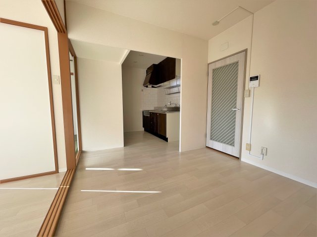 エストフレアＢ棟0202号室 建物の内部です