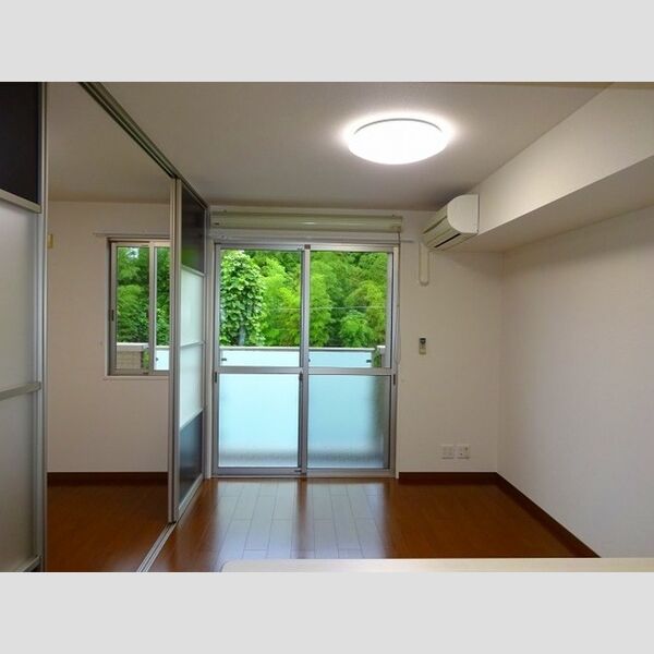 ガーデンヒルズ　C リビング