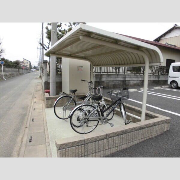 La-Vespa門井町303号室 駐輪場