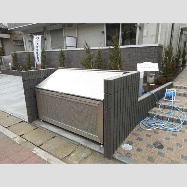 ベルエキップ102号室 ゴミストッカー