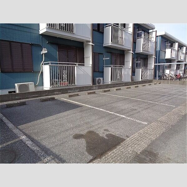 クレール今井　B 駐車場