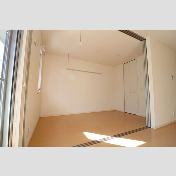 バラディー伏見107号室 洋室