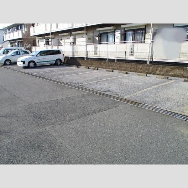 グランメールめぐみ　A203号室 駐車場