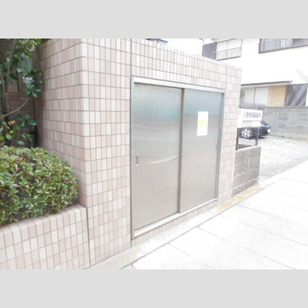 クレスタ妙典502号室 入居者様専用ゴミストッカー