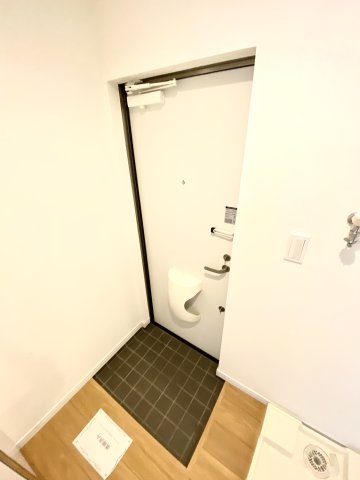 ベイルーム西戸部302号室 玄関