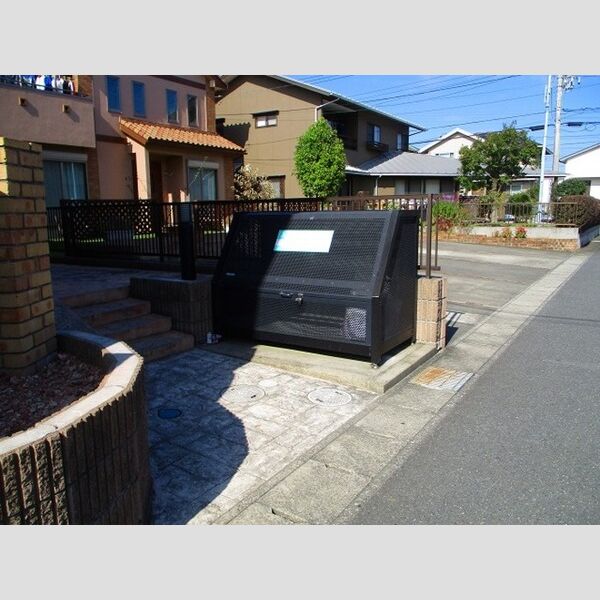 ヴィラ パルテール203号室 ゴミストッカー