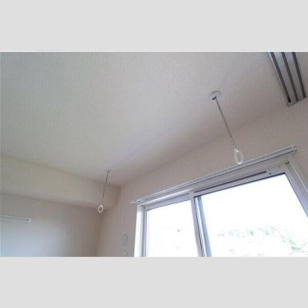 フジクレール　B202号室 室内物干し