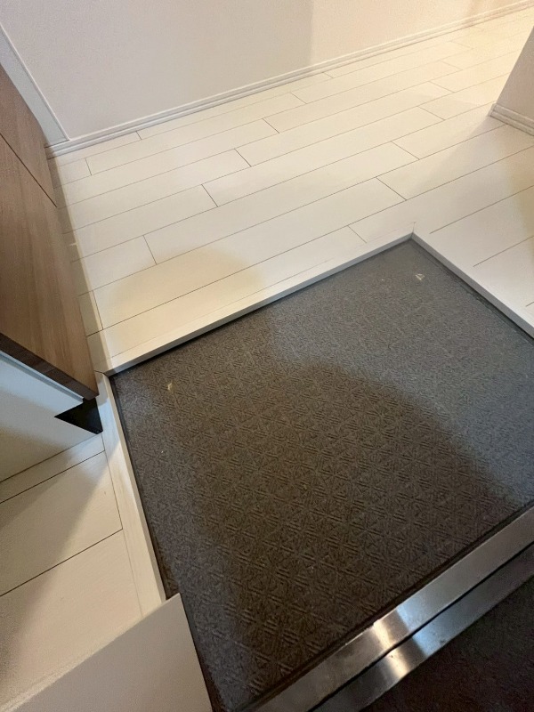 オーブリオン白金1階 玄関