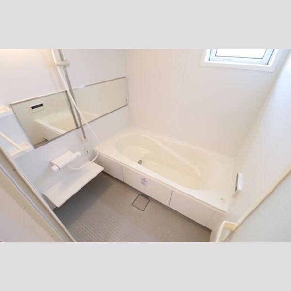 アゼリア松戸205号室 浴室