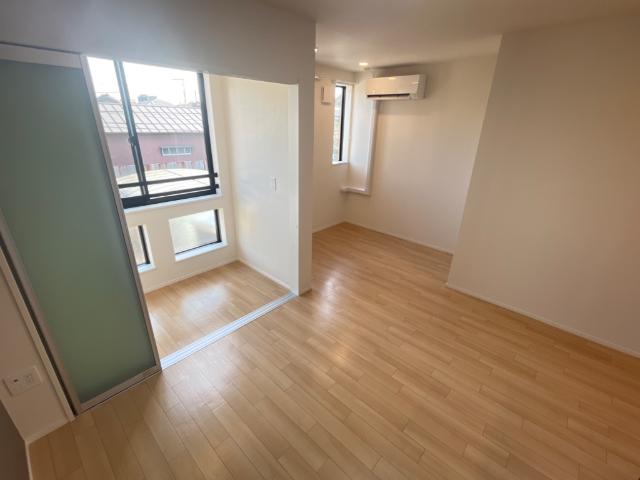 サウザンドリーフ202号室 リビング