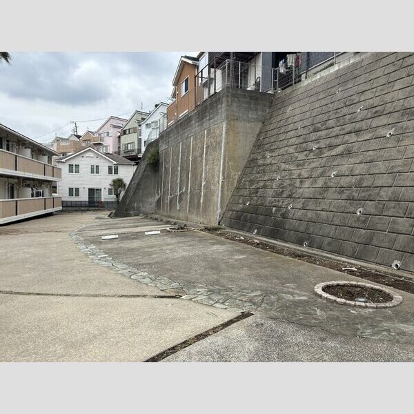 山手ヒルズ　壱番館 駐車場