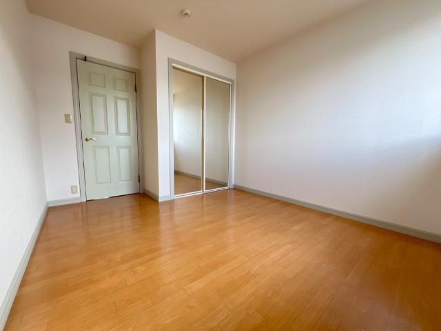 ファミール茅ヶ崎201号室 洋室