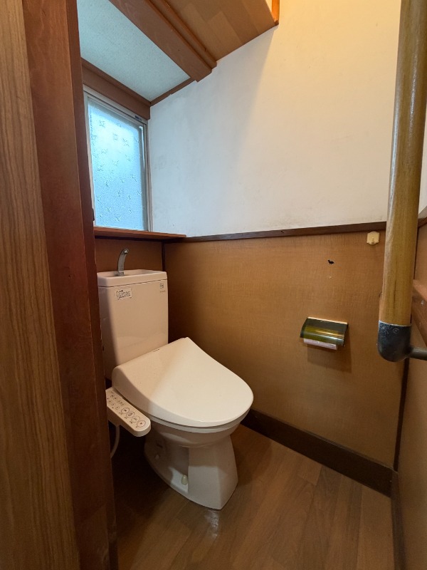 堀の内町1丁目戸建 トイレ