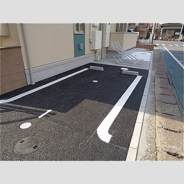 メゾン・デュ・シーニュⅢ 駐車場