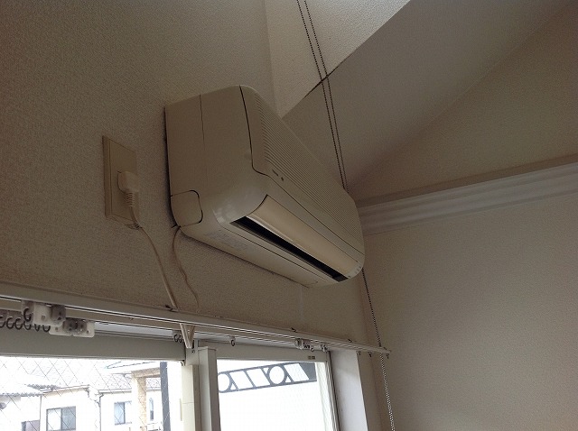 レオパレスＫｏｂａｙａｓｈｉ201号室 電子レンジと冷蔵庫