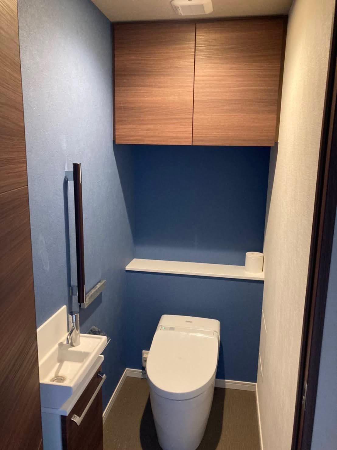 アトラス日暮里 温水洗浄機能、手洗い、手摺り、収納棚付です