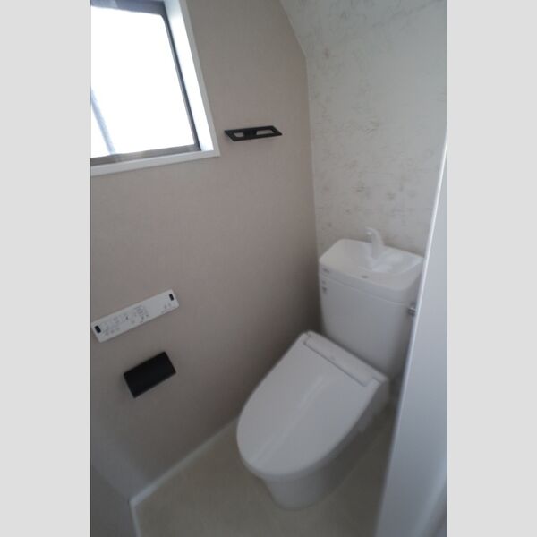 亀有3丁目戸建て トイレ(1階)