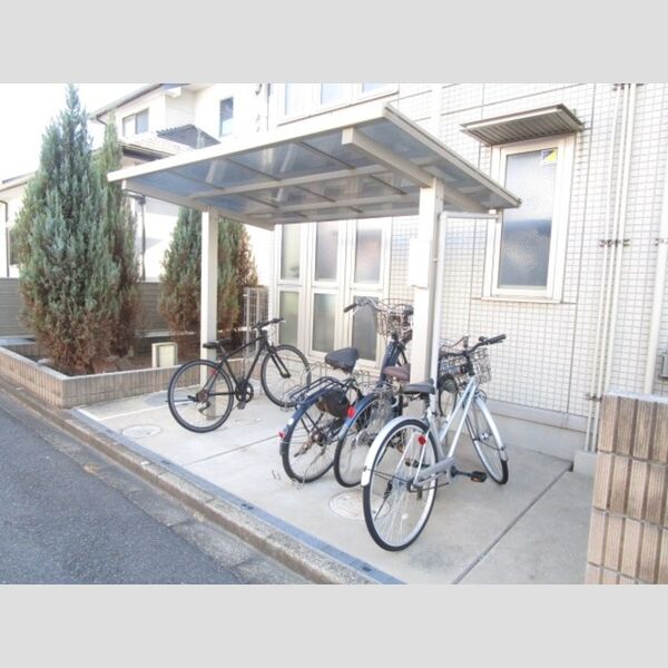 フェリーチェC 駐輪場