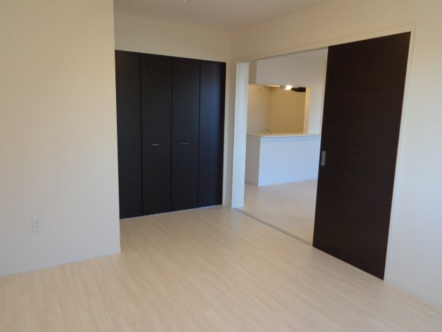 ガーデンコート・Ｎ 洋室