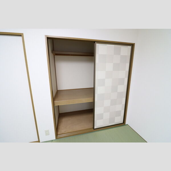 セントラル野口　D 押入