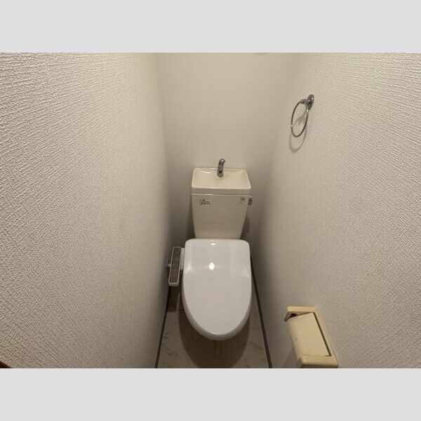 パラッツォみなとみらい201号室 トイレ