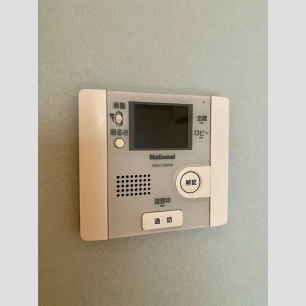 ロカ・パインハイツ 203号室モニター付きインターホン