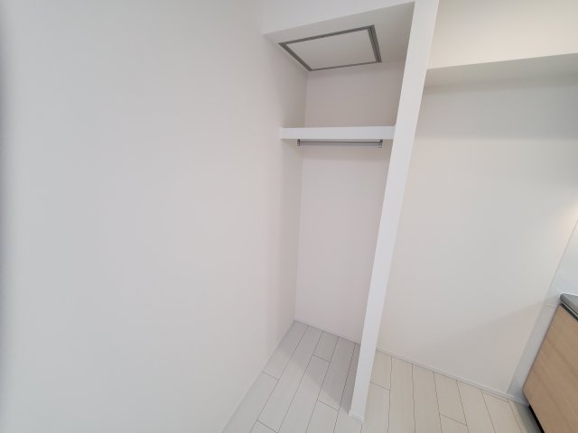 フロレスタ綾瀬0102号室 収納