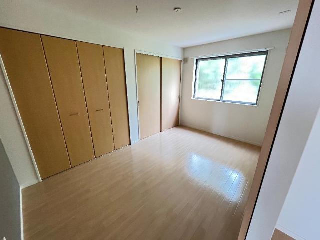 ユニヴァリィ　コンフォート00102号室 洋室