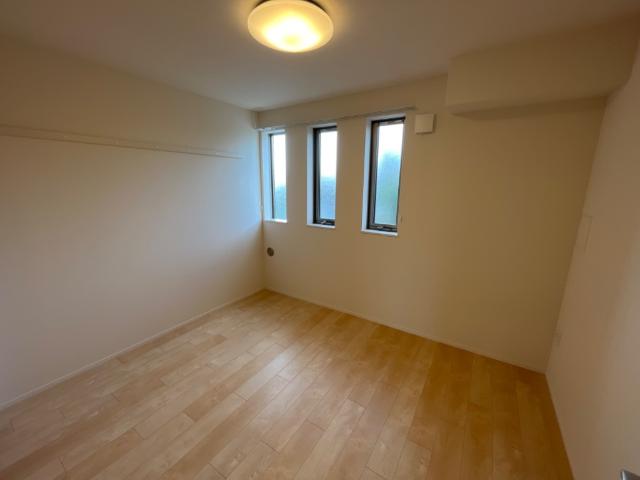 サンリット・ビラ　参番館 洋室