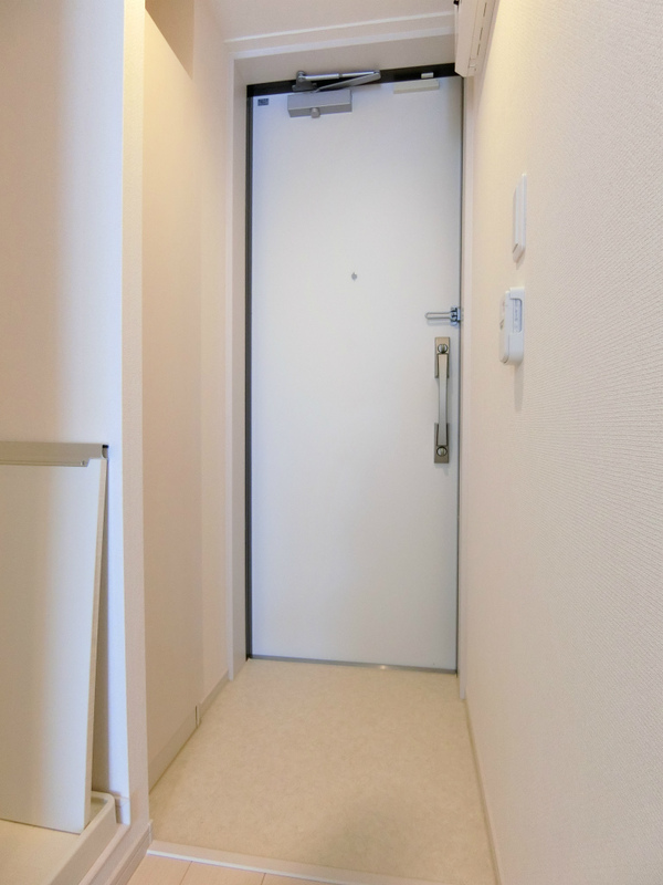 リブリ・モナミ・エムケイ2階 玄関