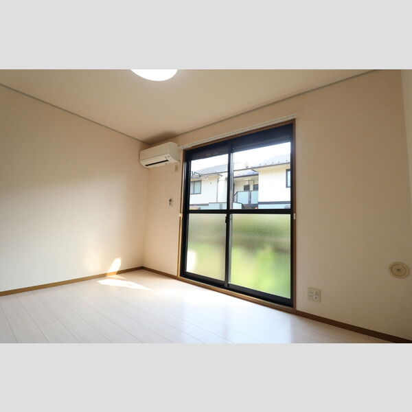 スクウェアガーデン　Ⅵ102号室 西側洋室