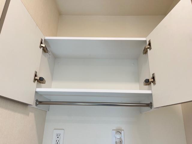 レーヴ 洗濯機置き場吊り戸棚