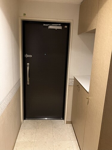 ライオンズマンション鎌倉七里ガ浜海岸3階 玄関