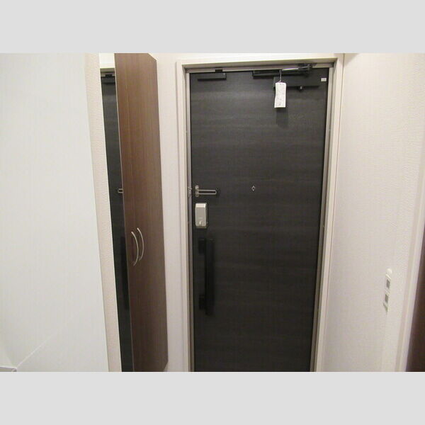 KT 5th106号室 玄関