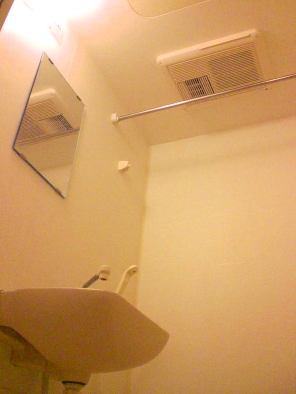 レオパレス久105号室 浴室換気乾燥機で雨の日も安心