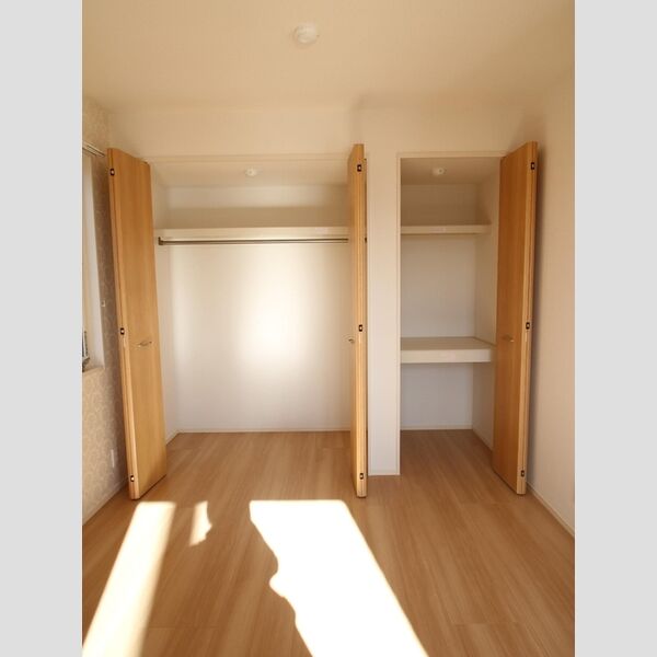 カーサグラナーテ308号室 洋室収納