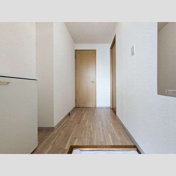 ヴューラーみつわ台　ABCDB202号室 玄関