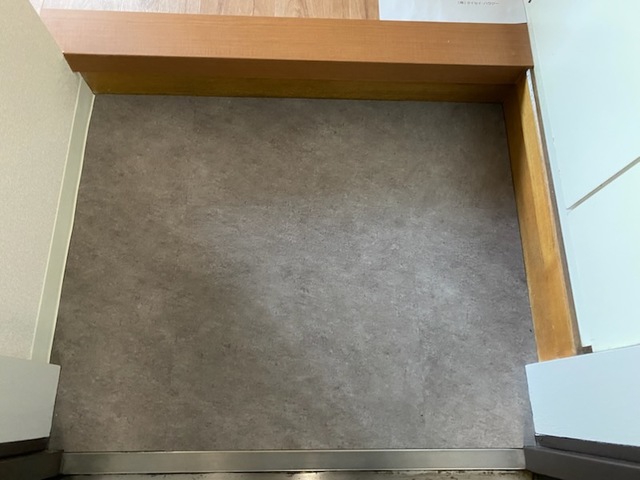ポートウエスト0402号室 土間　新品