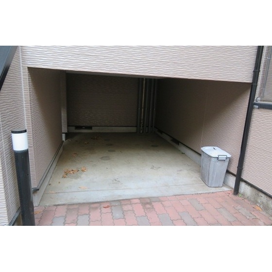 カーサ・インペリアル 駐車場