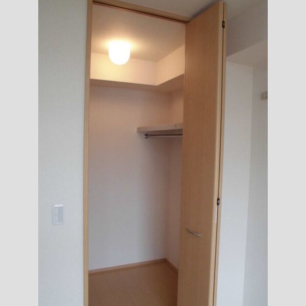 サンクス羽折 クローゼット