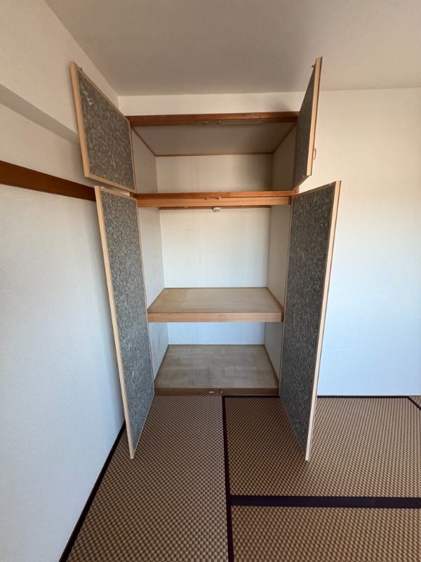 アウラ１０(E-058)7階 収納