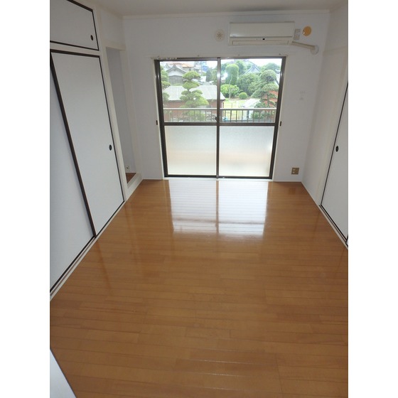 ノルド薬園台103号室 リビング