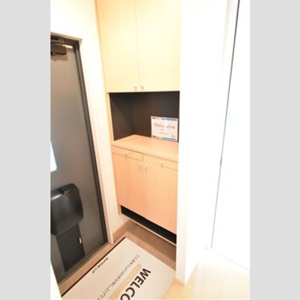 ベルフローラC 玄関