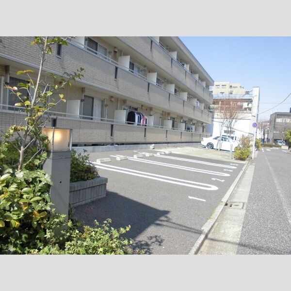 グランフィールドⅢ 駐車場