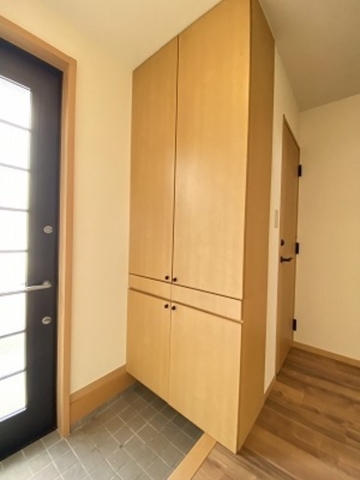 クリエイティブアベニュー1階 玄関