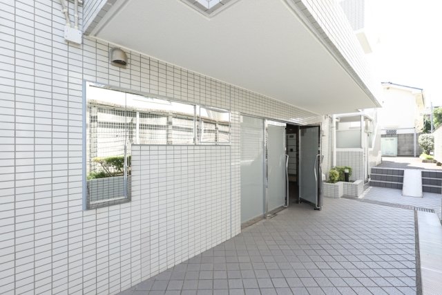 クリオ練馬壱番館1階 エントランス