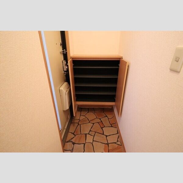 サンライズ　F102号室 シューズボックス